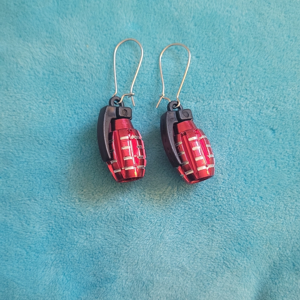 Grenade Earrings nwot